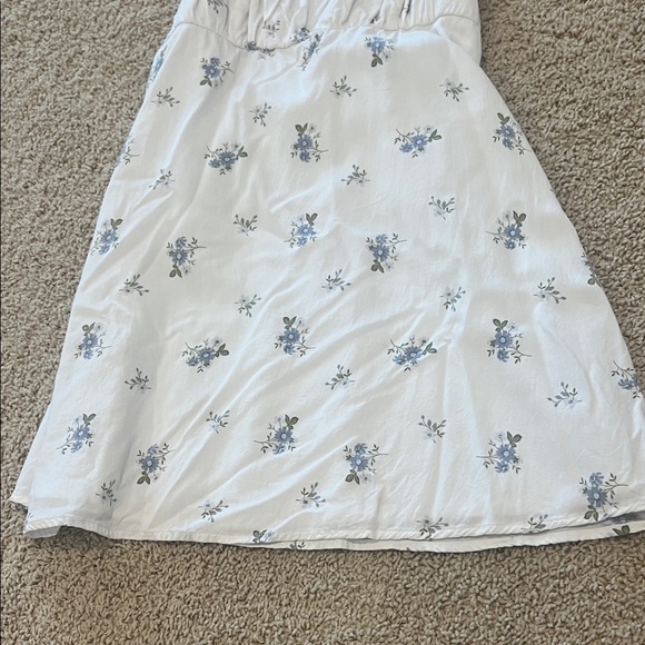 Hollister White Dress with Blue Floral Print - Picture 5 of 5